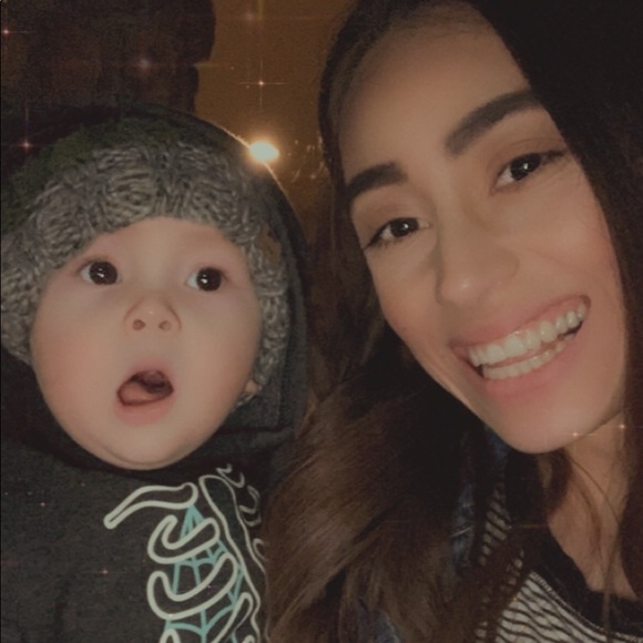 Meet your Posher, Gabriella - Picture 1 of 1